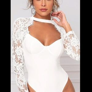 Lace bodysuit NWOT✨